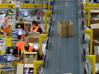 Blick in die Verpackungsebene des Amazon-Logistikzentrums. Foto: Peter Endig