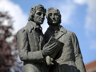 Das Denkmal der Brüder Grimm in Kassel. Foto: Uwe Zucchi