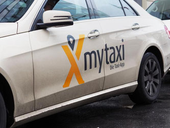 In mehreren Prozessen zogen die Taxizentralen in den vergangenen Jahren gegen Apps wie MyTaxi vor Gericht. Foto: Wolfram Steinberg/Archiv