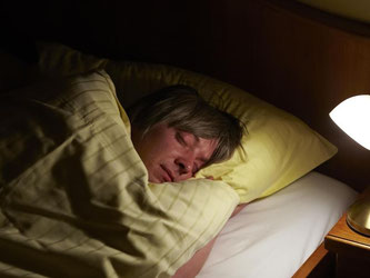 Es gibt ein paar Tricks, um besser einschlafen zu können. Foto: Malte Christians