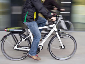 Die Fahrradbranche freut sich: Immer mehr Menschen legen sich E-Bikes zu. Foto: Daniel Karmann