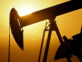 Die Internationale Energieagentur erwartet ein Überangebot an Rohöl auf dem Weltmarkt. Foto: Larry W. Smith