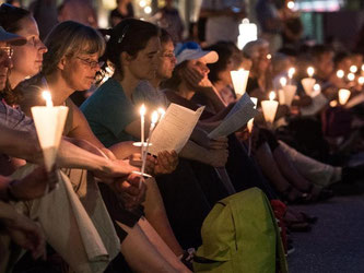 Andacht beim Kirchentag am Schlossplatz in Stuttgart. Foto: Patrick Seeger