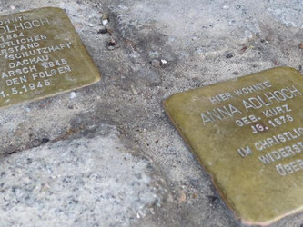 Stolpersteine wurden in über 1000 deutschen Gemeinden auf Gehwegen verlegt. Foto: U. Vogler/Archiv