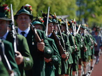 Schützen am Patronatstag der bayerischen Gebirgsschützen. Foto: Andreas Gebert/Archiv