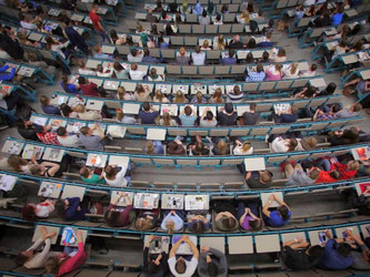 Nur 89 von 180 Hochschulen beteiligten sich an der zentralen Vergabe von Studienplätzen für das Wintersemester 2015/2016. Foto: Fredrik von Erichsen/Archiv/Symbolbild