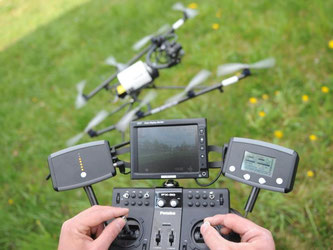 Demonstration einer Drohne von Ascending Technologies im Jahr 2011. Foto: Marc Müller