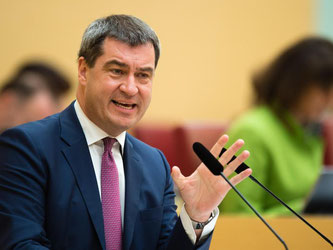 Bayerns Finanzminister Markus Söder (CSU) spricht im Landtag. Foto: Matthias Balk/Archiv