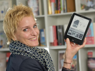 Nina Hugendubel sieht trotz der wachsenden Bedeutung von E-Books und dem Online-Handel gute Chancen für ihre Buchgeschäfte. Foto: Peter Kneffel/Archiv
