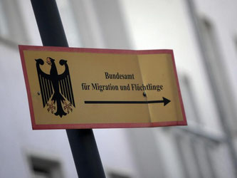 um Bundesamt für Migration und Flüchtlinge hier entlang, die Bearbeitung von Asylanträgen liegt jedoch noch in weiter Ferne. Foto: Fredrik von Erichsen