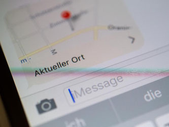 Im Notfall kann man den Rettern auch per Smartphone den eigenen Standort mitteilen. Natürlich nur, wenn GPS-Empfang und mobile Datenverbindung zur Verfügung stehen. Foto: Andrea Warnecke