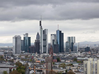Bankenlandschaft in Frankfurt: Der Bitkom-Studie zufolge gaben 67 Prozent der Befragten an, die Finanzwelt immer weniger zu verstehen, Foto: Frank Rumpenhorst