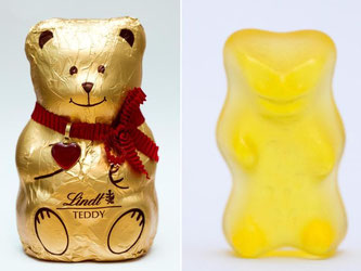 Haribo-Gummibär «Goldbär» (r) und Schokoladenbär von Lindt. Der BGH muss im Goldbärenstreit urteilen. Foto: Rolf Vennenbernd