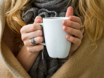 Eine Tasse Tee tut bei Husten gut. Foto: Ole Spata