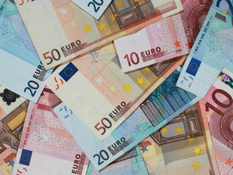 Top-Ökonomen hatten sich Mitte Mai für eine Abschaffung des Bargelds ausgesprochen und damit eine heftige Debatte ausgelöst. Foto: Jens Wolf