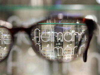 on Januar bis März verkaufte Fielmann 1,87 Millionen Brillen und steigerte die Konzernerlöse um 3,5 Prozent auf 317,1 Millionen Euro. Foto: Malte Christians