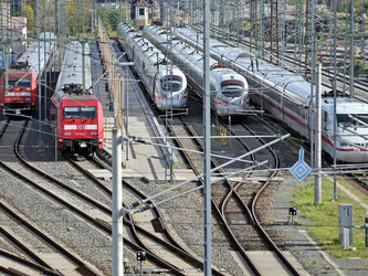 Die Verhandlungen zwischen der Deutschen Bahn und der Gewerkschaft Deutscher Lokomotivführer gehen in die nächste Runde. Foto: Jan Woitas/Archiv