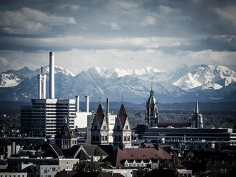 Neben Frankfurt liegt München bei Spitzenmieten in der Kategorie "Büroräumlichkeiten" voran (Symbolbild; Foto: pixa-bay.com / fcja99)