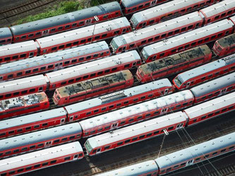 Der Bahn droht ein Abrutschen in die roten Zahlen. Foto: Bernd Thissen