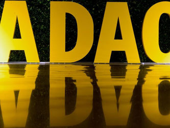 Der ADAC war angesichts von Fälschungen beim Autopreis «Gelber Engel» 2014 tief in die Krise gerutscht. Foto: Peter Kneffel