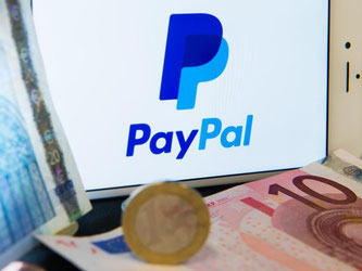 Über PayPal können Kunden das Geld direkt an einen Online-Händler senden. Die deutschen Banken wollen nun ein eigenes Bezahlsystem anbieten, das Beträge vom Girokonto abbucht. Foto: Lukas Schulze