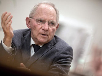 Angesichts von fast 13 Milliarden Euro an Rücklagen im Bundesetat gibt es eine lange Wunschliste anderer Ministerien. Finanzminister Schäuble warnt seine Kollegen daher vor zu teuren Wünschen. Foto: Michael Kappeler