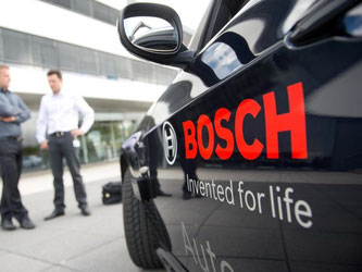 Bosch verzeichnete 2014 einen Umsatz von insgesamt fast 49 Milliarden Euro, davon rund 39,7 mit Autoherstellern. Foto: Daniel Naupold/Archiv