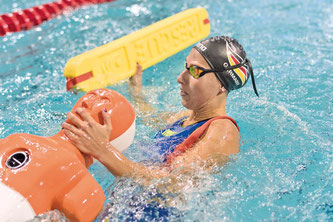  Europameisterin Jessica Luster aus Halle an der Saale gehört beim 25. Internationalen Deutschlandpokal im Rettungs- schwimmen zur DLRG Nationalmannschaft (Foto: obs / DLRG / Sascha Walther)