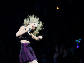 Erst kehrte Taylor Swift dem Musikdienst Spotify den Rücken - weil er auch eine Gratis-Variante hat. Nun hat sie Apple geschrieben. Foto: Rolf Vennenbernd/Archiv