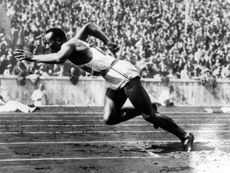 Jesse Owens ist der erste Superstar der olympischen Neuzeit. Foto: Ullstein