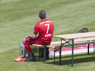 Bayern-Star Franck Ribéry war zuletzt nur Zuschauer. Foto: Sebastian Gollnow