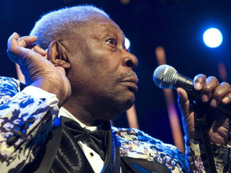 Hatte immer ein offenes Ohr für sein Publikum: B.B. King 2009 in Montreux. Foto: Laurent Gillieron