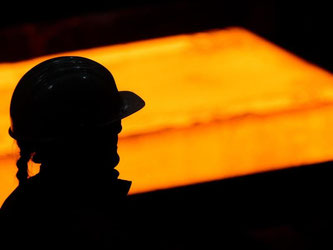 Die europäischen Stahlhersteller stehen wegen stark gefallener Preise und der billigeren Konkurrenz vor allem aus China unter Druck. Foto: Julian Stratenschulte