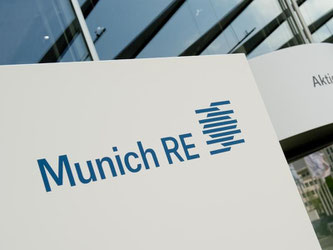 Die Geschäfte des Rückversicherers Munich Re leiden unter dem anhaltenden Zinstief. Foto: Sven Hoppe