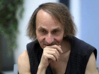 Michel Houellebecqs Roman «Unterwerfung» kommt am Hamburger Schauspielhaus auf die Bühne. Foto: Hugo Ortuno