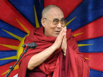 Der Dalai Lama beim Glastonbury Festival 2015. Foto: hannah McKay