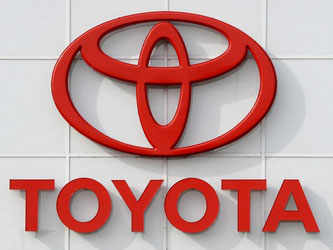 Muss erneut Millionen Autos in die Werkstätten zurückrufen: Der japanische Autoriese Toyota. Foto: Michael Reynolds/Archiv
