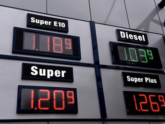 Schon seit Wochen sind die Kraftstoffpreise Sinkflug. Foto: Horst Ossinger/Archiv
