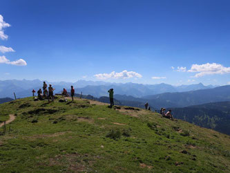 Blick vom Gipfel vom Riedberger Horn. Foto: Karl-Josef Hildenbrand/Archiv