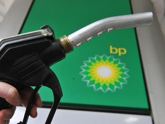 Wegen des sinkenden Ölpreises hat BP bereits einen Sparkurs eingeleitet. Foto: Bernd Thissen