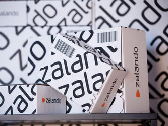 Der Zalando-Umsatz wuchs nach vorläufigen Berechnungen um 33 bis 35 Prozent auf 727 Millionen bis 738 Millionen Euro, wie das Unternehmen mitteilte. Foto: Jörg Carstensen