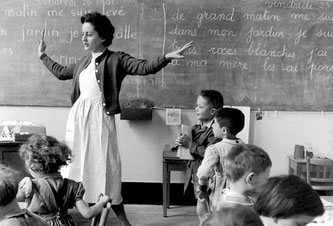 dictée la maitresse et ses élèves