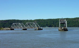 schwenkbare Brücke am East River