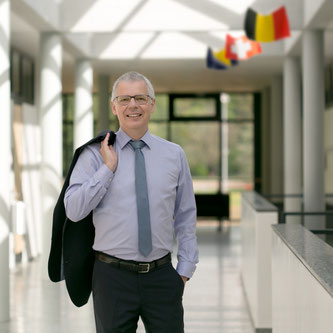 Luigi Brovelli leitet die MSE des Kantons Luzern. Die MSE ist eine selbständige Abteilung der Kantonsschule Reussbühl Luzern.