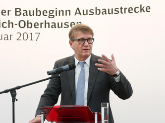 Ex-Kanzleramtschef Ronald Pofalla wird als Nachfolger des zurückgetretenen Bahnchefs Grube gehandelt. Foto: Ina Fassbender