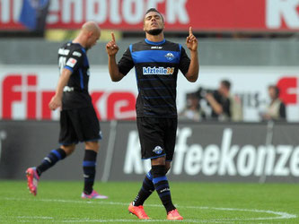 Durch das Tor von Elias Kachunga steht Aufsteiger Paderborn ganz oben in der Tabelle. Foto: Oliver Krato
