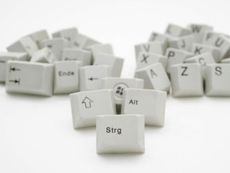 Mit der Tastatur kann man nicht nur Texte schreiben, sondern auch viel Mausklickerei sparen - mit den richtigen Tastenkombinationen. Foto: Inga Kjer