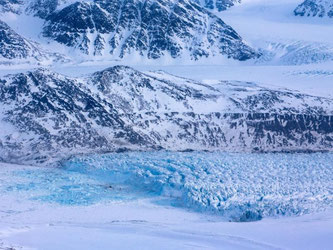 Die Spitze eines Gletschers auf Spitzbergen. Ohne Einwirkung des Menschen stünde die nächste Kälteperiode in etwa 60 000 Jahren an. Foto: Jens Büttner