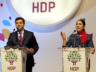 Die beiden HDP-Vorsitzenden Selahattin Demirtas (L) und Figen Yüksekdağ sind festgenommen worden. Foto: Sedat Suna/Archiv