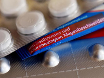 Sogenannte Magensäureblocker regeln die Säureproduktion im Magen - können aber bei langfristiger Einnahme schädlich sein. Foto: Susann Prautsch